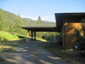 1381 Mingo Mountain Rd in Kettle Falls, WA - Building Photo - Building Photo