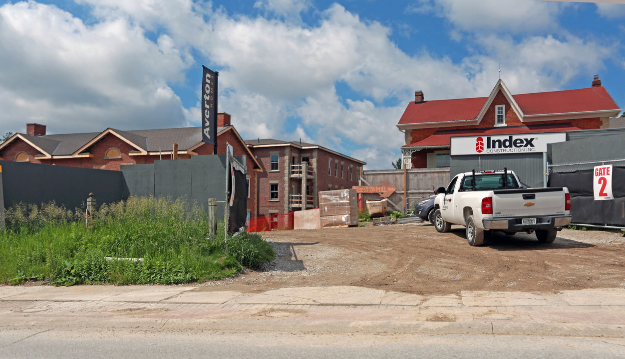 Averton Commons in Vaughan, ON - Building Photo