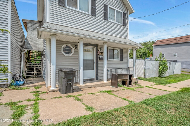 367 N Bromley Ave in Scranton, PA - Building Photo - Building Photo