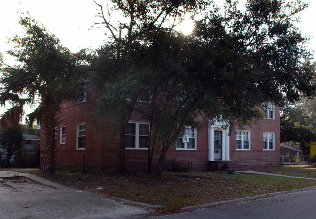 2805 Silver St in Jacksonville, FL - Foto de edificio - Building Photo