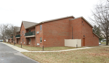 Barnett Plaza in Columbus, OH - Building Photo - Building Photo