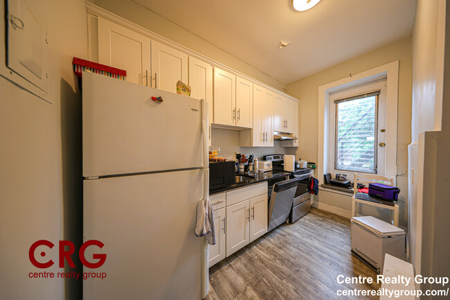 1712 Beacon St, Unit #2 in Brookline, MA - Building Photo - Building Photo