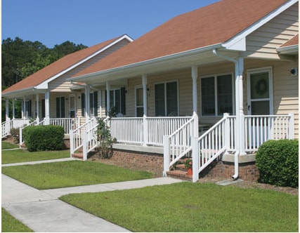 Bay Tree Apartments in Manteo, NC - Building Photo