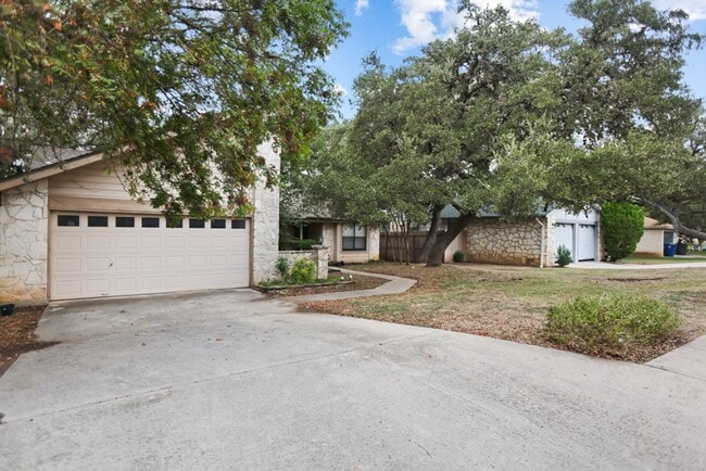 13823 Chisom Creek Dr in San Antonio, TX - Building Photo - Building Photo