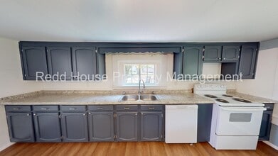 103 Watkins St in New Brockton, AL - Building Photo - Building Photo