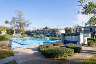 Park Apartments in Daytona Beach, FL - Building Photo - Building Photo