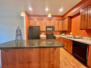 2534 NW 1st Dr in Gresham, OR - Building Photo - Building Photo