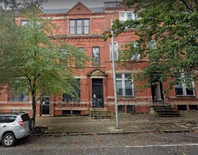 2106 St Paul St in Baltimore, MD - Foto de edificio - Building Photo
