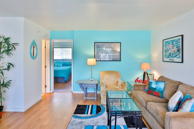 43 23rd Ave, Unit 2 in Venice, CA - Building Photo - Building Photo