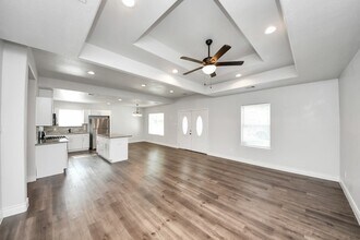 3541 Rebecca St in Houston, TX - Foto de edificio - Building Photo