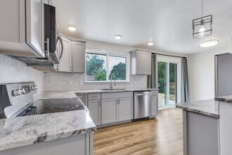 7482 Beach Ct in Westminster, CO - Building Photo - Building Photo