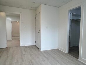 298 Newark Ave in Jersey City, NJ - Building Photo - Building Photo