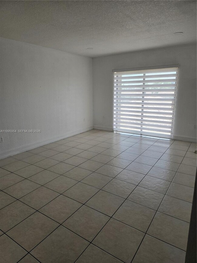 8425 NW 8th St in Miami, FL - Building Photo - Building Photo