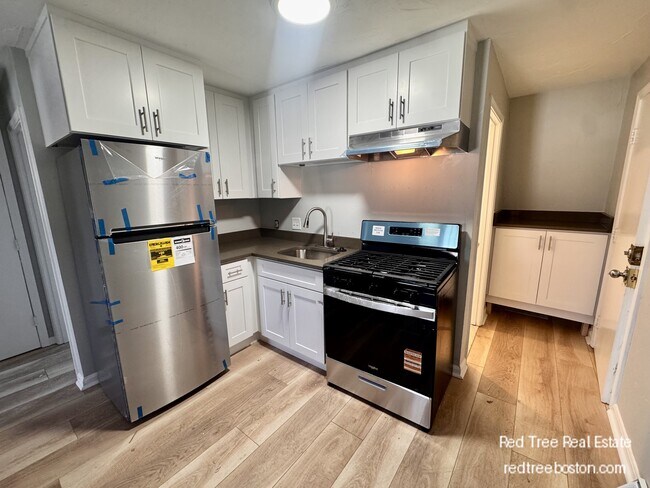 68 Readville St, Unit 2 in Boston, MA - Building Photo - Building Photo