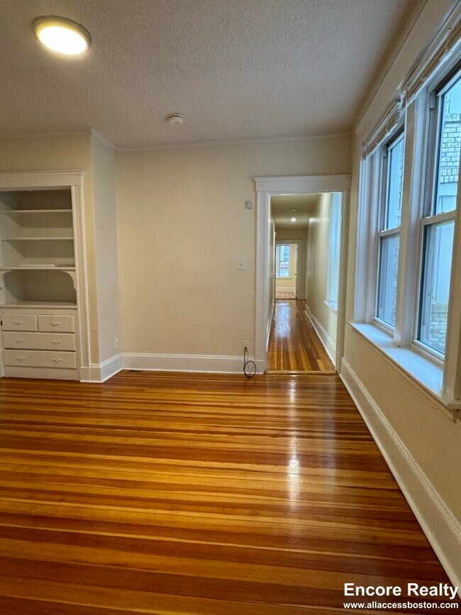 9 Barrows St, Unit 6 in Boston, MA - Foto de edificio - Building Photo