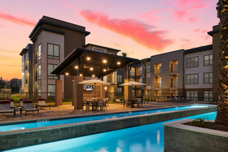 Lake Walk at Traditions Apartments in College Station, TX - Building Photo - Building Photo