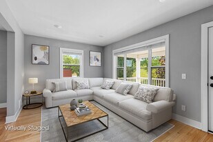 621 3rd St NW, Unit #2 in Grand Rapids, MI - Building Photo