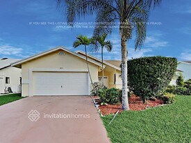 8315 NW 80 St in Tamarac, FL - Building Photo