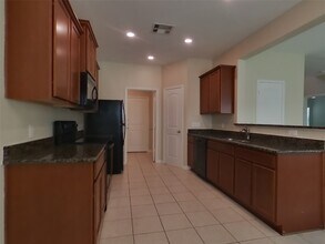 100 Comanche Plains Rd in La Marque, TX - Building Photo - Building Photo