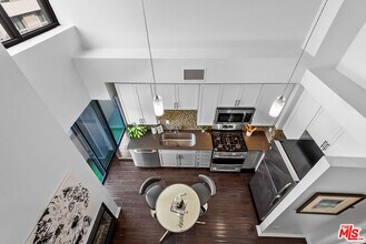 7320 Hawthorn Ave in Los Angeles, CA - Building Photo - Building Photo