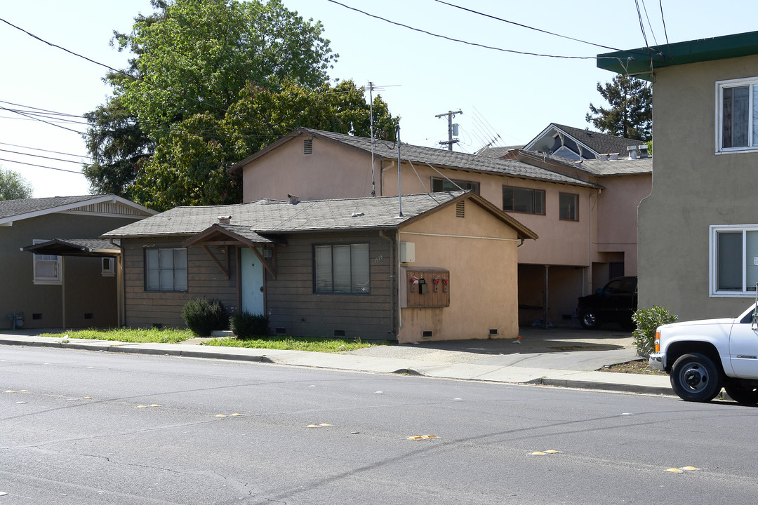 1418 Middlefield Rd in Redwood City, CA - Building Photo