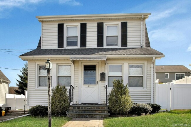 property at 31 Riggs Pl