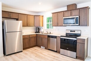 Hangar Flats in Batavia, OH - Building Photo