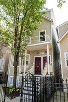 1709 W Fletcher St, Unit #2 in Chicago, IL - Building Photo