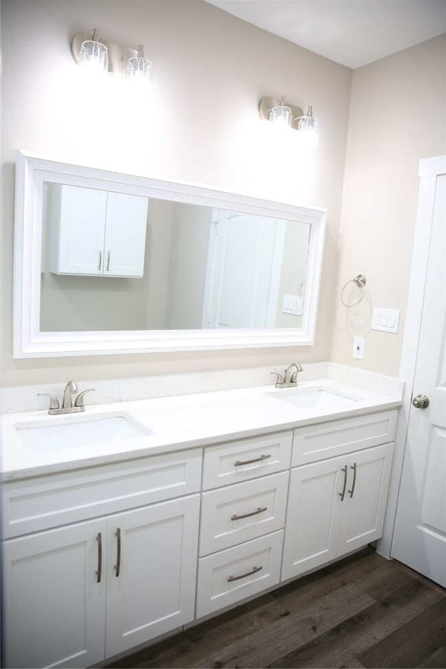 property at 637 Foxcroft Park