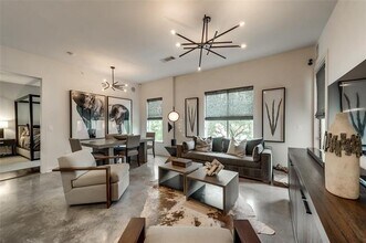 2950 McKinney Ave in Dallas, TX - Building Photo - Building Photo