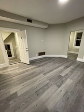 1715 Kinney Ave, Unit 2 in Cincinnati, OH - Foto de edificio - Building Photo