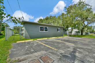 809 NW 15th Ave in Fort Lauderdale, FL - Building Photo - Building Photo