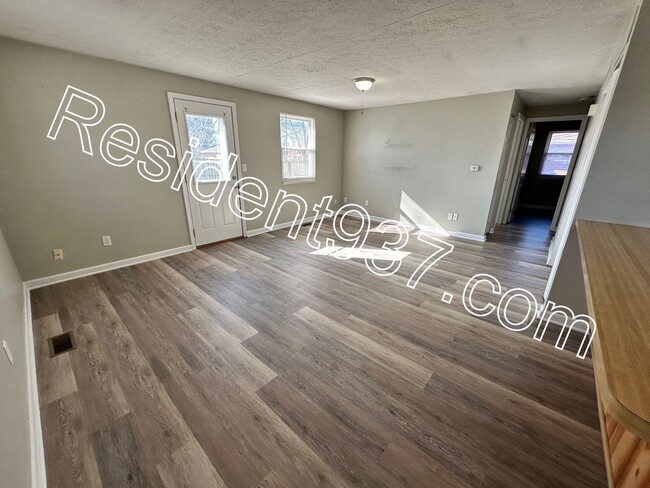 7553 Dalmation Dr in Dayton, OH - Building Photo - Building Photo