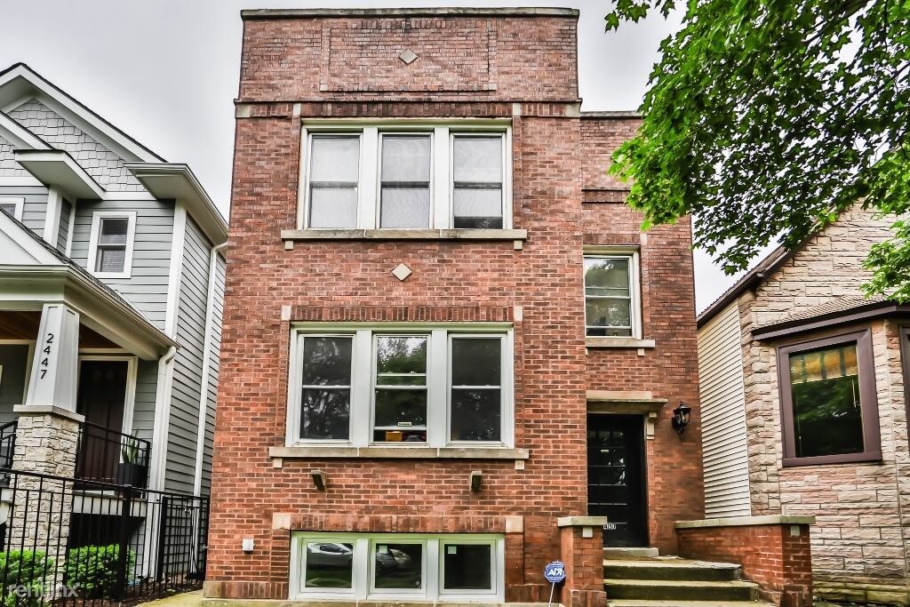 2451 W Belle Plaine Ave-Unit -# 2 in Chicago, IL - Building Photo