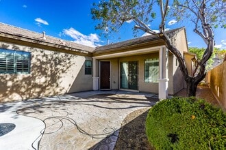 27 Gladewater Dr in Henderson, NV - Building Photo - Building Photo