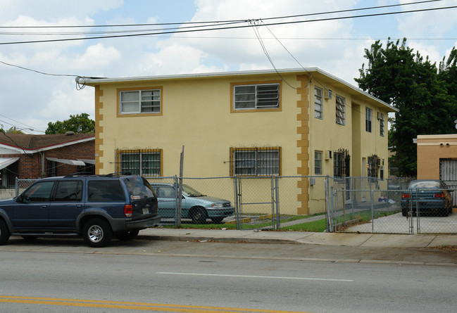 1137 NW 29th St in Miami, FL - Building Photo - Building Photo