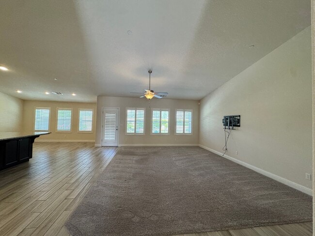 391 Maclure Ave in Madera, CA - Building Photo - Building Photo