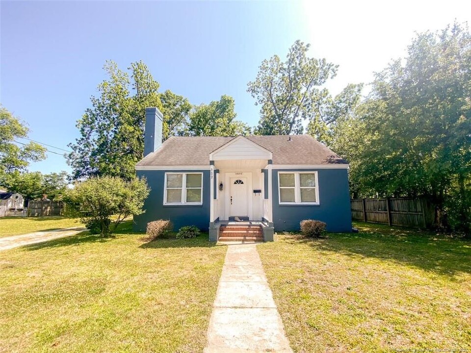 302 E 13th St in Lumberton, NC - Building Photo