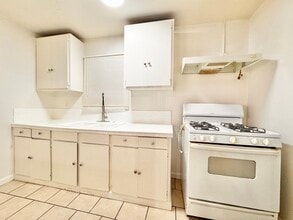 739 Normandie Ave in Los Angeles, CA - Building Photo - Building Photo