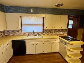 245 Winchester Rd in Fairlawn, OH - Building Photo - Building Photo