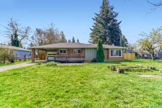 7010 NE Alberta St in Portland, OR - Building Photo - Building Photo