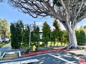 2850 Delaware Ave in Santa Monica, CA - Building Photo