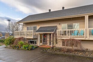 1310 River Rd in Longview, WA - Building Photo