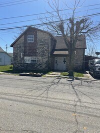 619 E Main St photo'