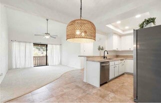 6 Country Mile Rd in Pomona, CA - Building Photo