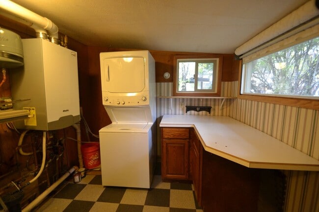 2024 W Cheyenne Rd in Colorado Springs, CO - Building Photo - Building Photo