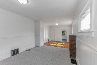 1634 St Elmo Ave NE in Canton, OH - Building Photo - Building Photo