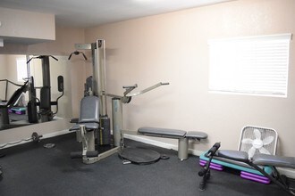 740 W Elm St-Unit -215 in Phoenix, AZ - Foto de edificio - Building Photo