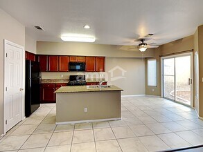 7947 Dexter Falls St in Las Vegas, NV - Foto de edificio - Building Photo