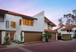 651 Verde Mar, Unit C in Santa Barbara, CA - Building Photo